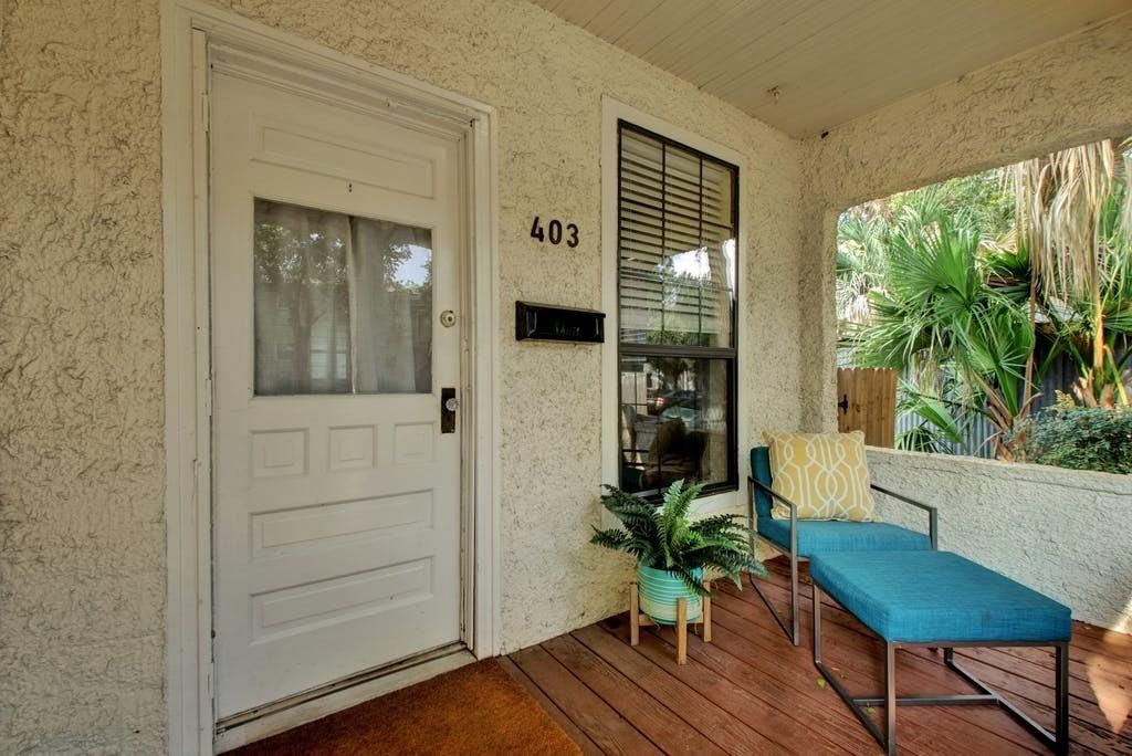 1920'2 Hyde Park Cottage